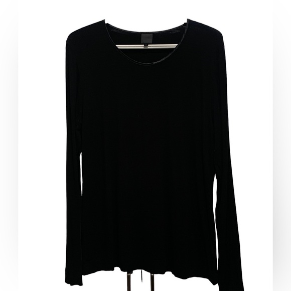 In wear long sleeve, T-shirt, size XL - Picture 1 of 7